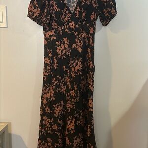 A New Day size small V-neck maxi and short sleeve dress with florals